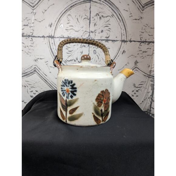 Vintage Otagiri Stoneware Teapot, Pre-Owned - Picture 12 of 12